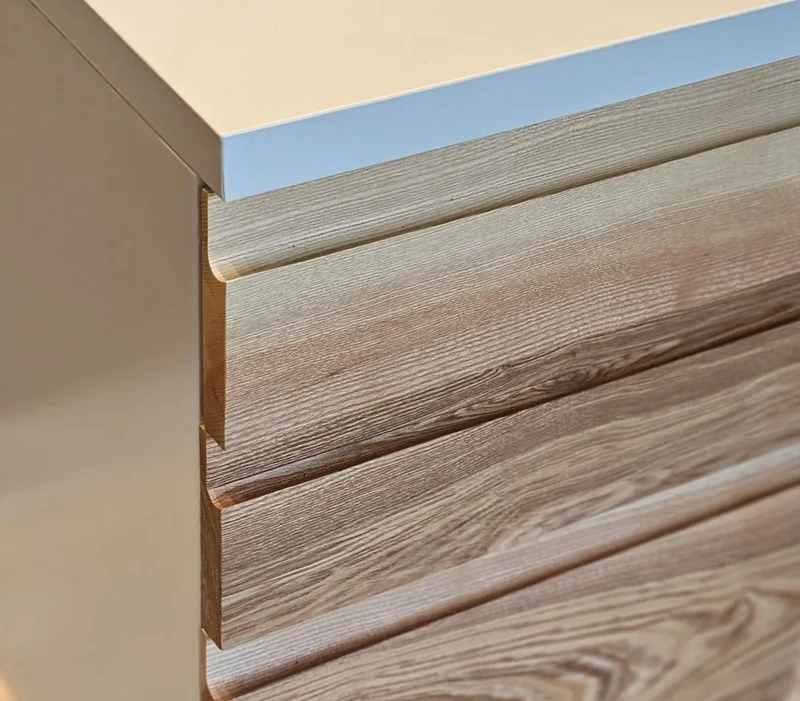 Cajonera en acero y madera maciza