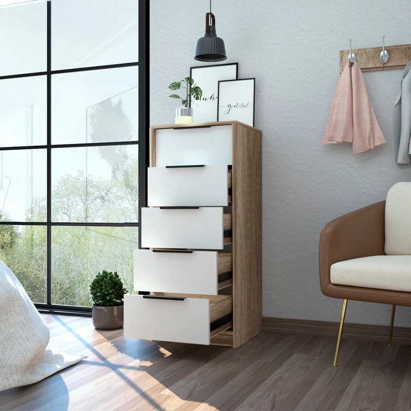 Cómoda de 5 Cajones Kaia, con tiradores metálicos, Blanco / Miel